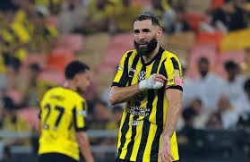 湖人末节逆转灰熊 东契奇36+9+8 詹姆斯26+7+10